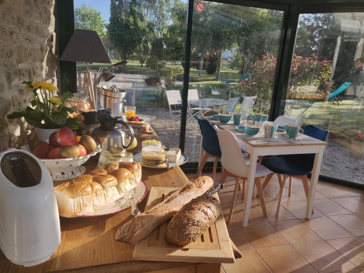 Les Fleurs Du Mont Bed & Breakfast Caux ภายนอก รูปภาพ