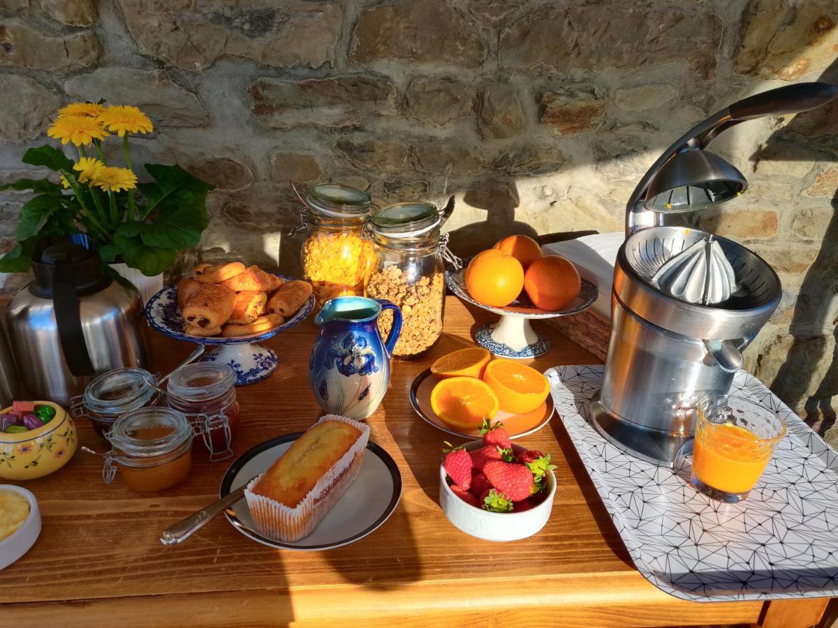 Les Fleurs Du Mont Bed & Breakfast Caux ภายนอก รูปภาพ