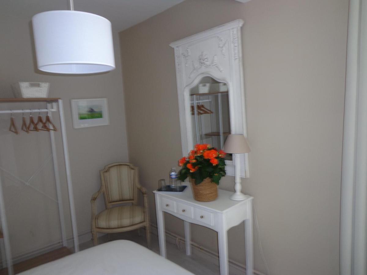 Les Fleurs Du Mont Bed & Breakfast Caux ภายนอก รูปภาพ