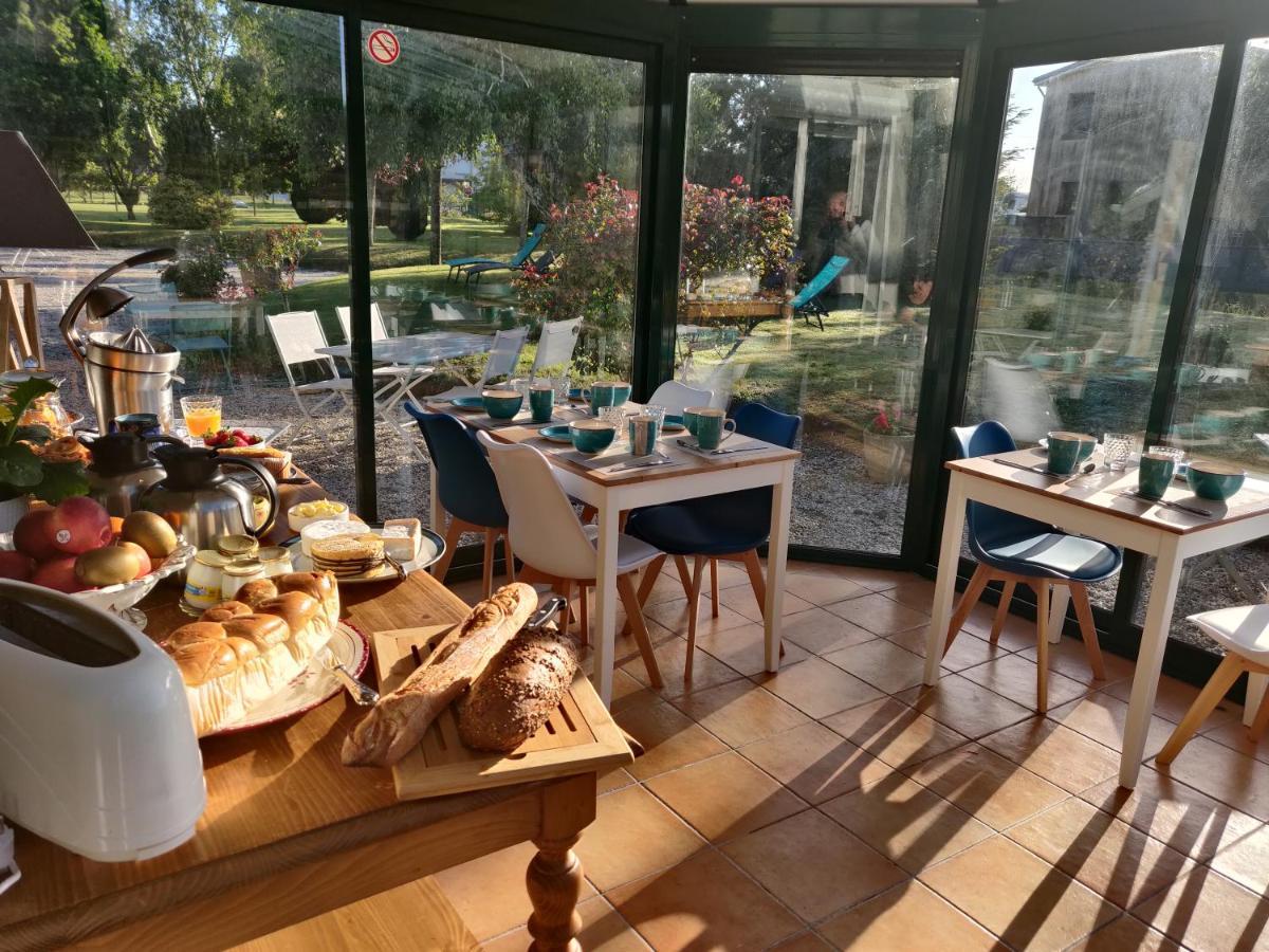 Les Fleurs Du Mont Bed & Breakfast Caux ภายนอก รูปภาพ