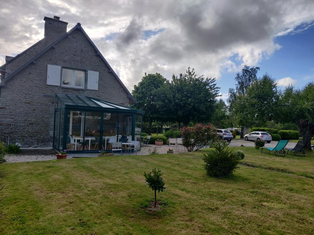 Les Fleurs Du Mont Bed & Breakfast Caux ภายนอก รูปภาพ